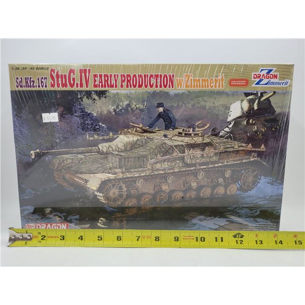 Sealed Dragon Sd.Kfz.167 StuG.IV Early Production w/ Zimmerit 1:35 Scale Model Kit