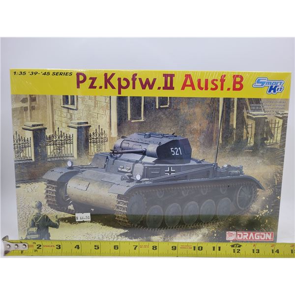 Sealed Dragon Pz.Kpfw.II Ausf. B 1:35 Scale Model Kit