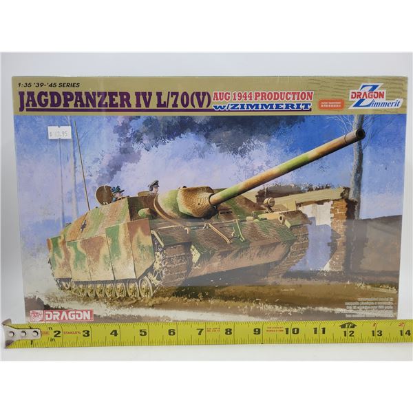 Sealed Dragon Jagdpanzer IV L/70 (V) Aug 1944 Production w/ Zimmerit 1:35 Scale Model Kit