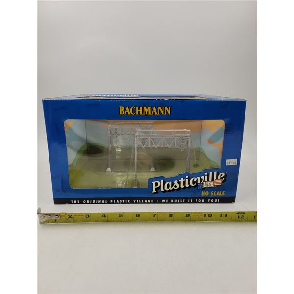 Bachmann Plasticville USA Original Plastic Village Signal Bridge Kit HO Scale