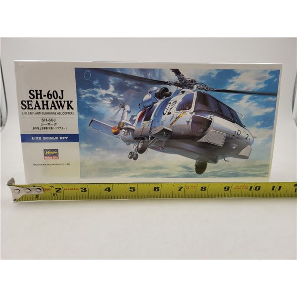 Sealed Hasegawa SH-60J Seahawk JMSDF Anti-Submarine Helicopter 1:72 Scale Model Kit
