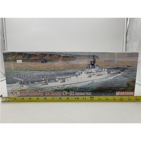 Sealed Dragon USS Bon Homme Richard CV-31 Korean War 1:700 Scale