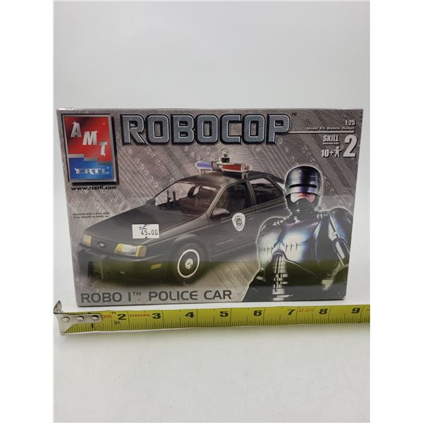 Sealed AMT ERTL Robo I Police Car 1:25 Scale