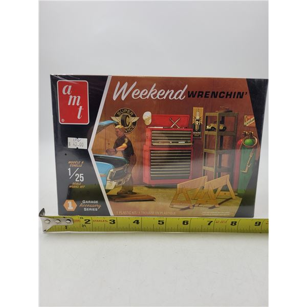 Sealed AMT Weekend Wrenchin' Garage Acessory Series 1:25 Scale
