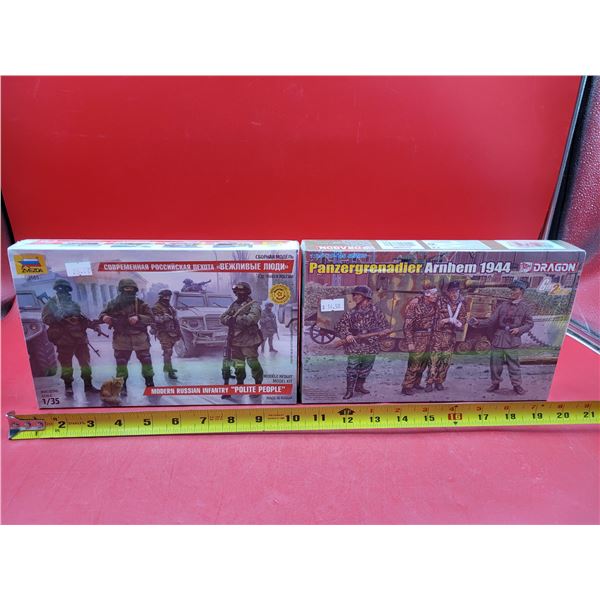 Sealed Zvezda Modern Russian Infantry & Sealed Dragon Panzergrenadier Arnhem 1944 1:35 Scale