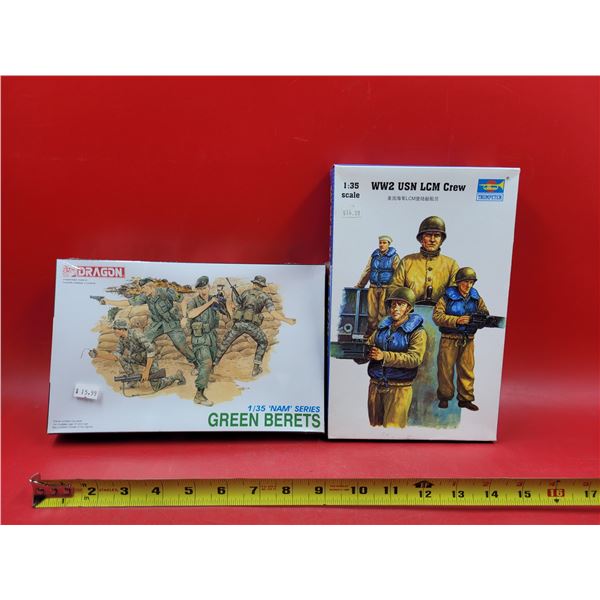 Unbuilt Dragon Green Berets & Unbuilt Trumpeter WWII USN LCM Crew 1:35 Scale