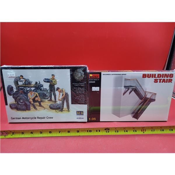 Sealed Master Box German Motorcycle Repair Crew & MiniArt Building Stair 1:35 Scale