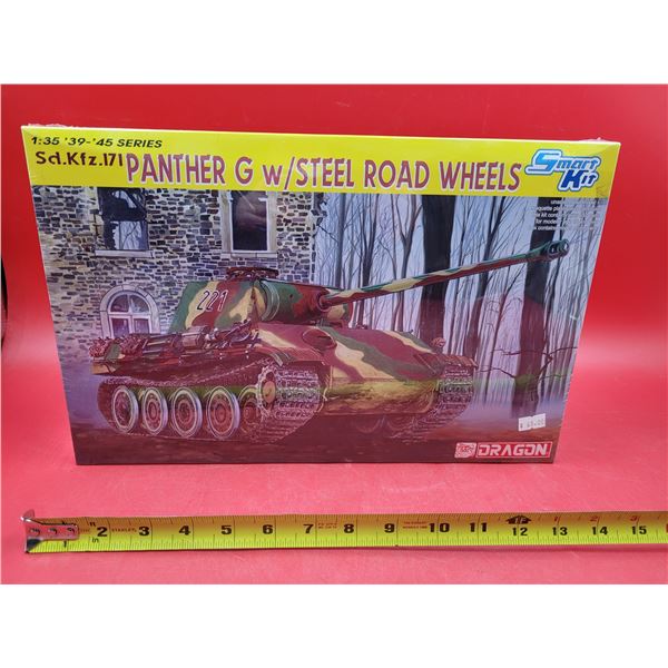 Sealed Dragon Panther G w/ Steel Road Wheels 1:35 Scale