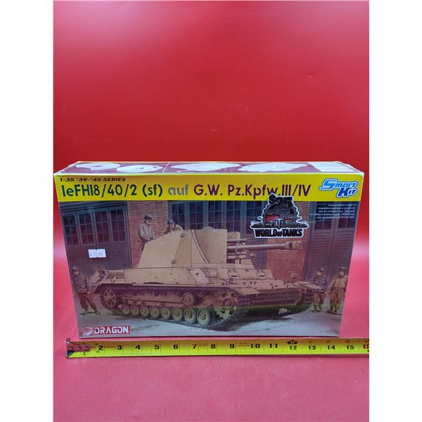Unbuilt Dragon leFH18/40/2 Tank 1:35 Scale