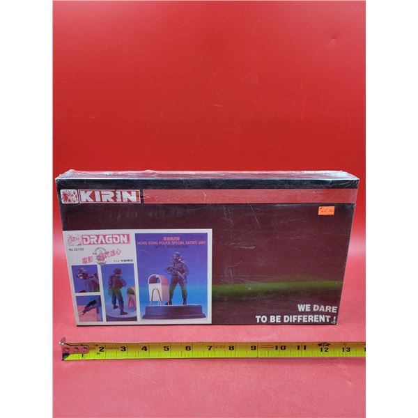 Sealed Kirin/Dragon Hong Kong Police Special Duties Unit 1:12 Scale