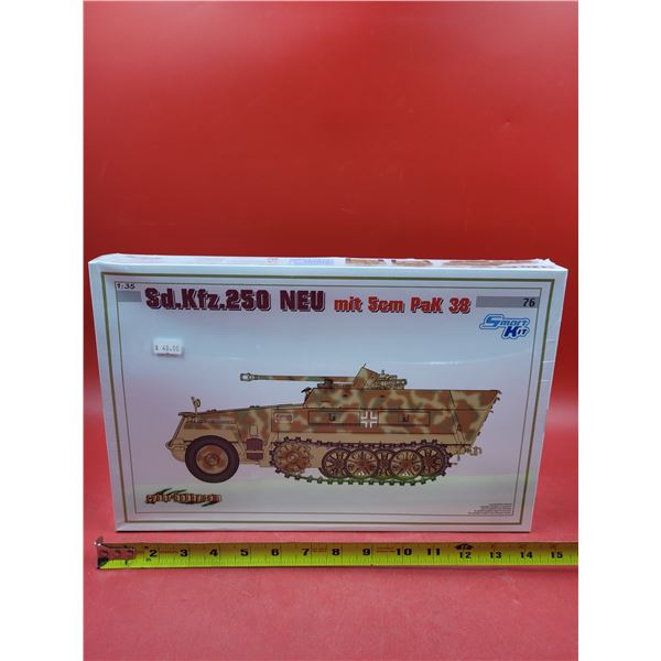 Sealed Cyber Hobby Sd.Kfz.250 NEU Tank 1:35 Scale