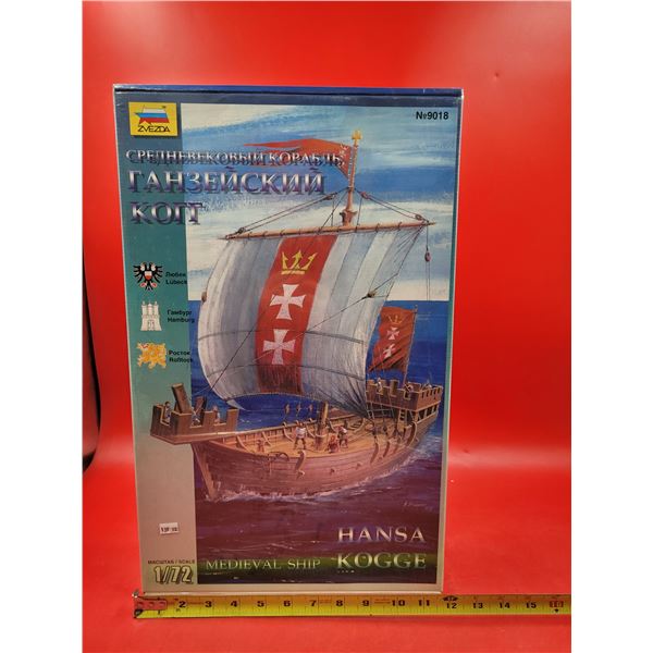 Unbuilt Zvezda Hansa Kogge Medieval Ship 1:72 Scale