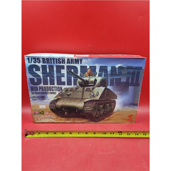 Unbuilt British Army Sherman III w/ Cast Drivers Hood 1:35 Scale