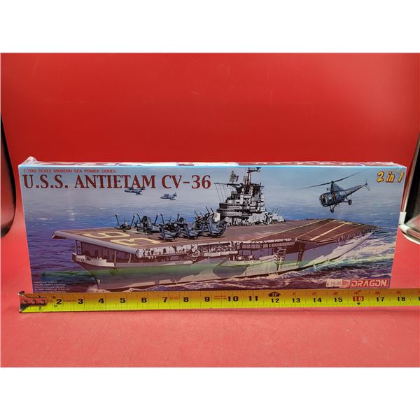 Sealed Dragon USS Antietam CV-36 2 in 1 1:700 Scale