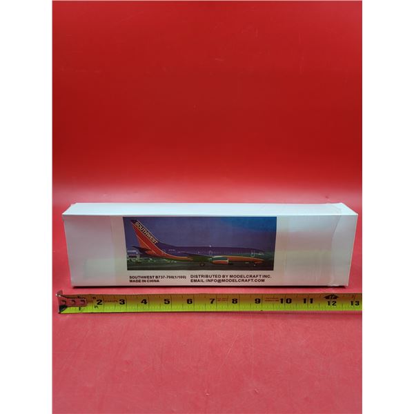 Sealed Southwest B737-700 1:100 Scale