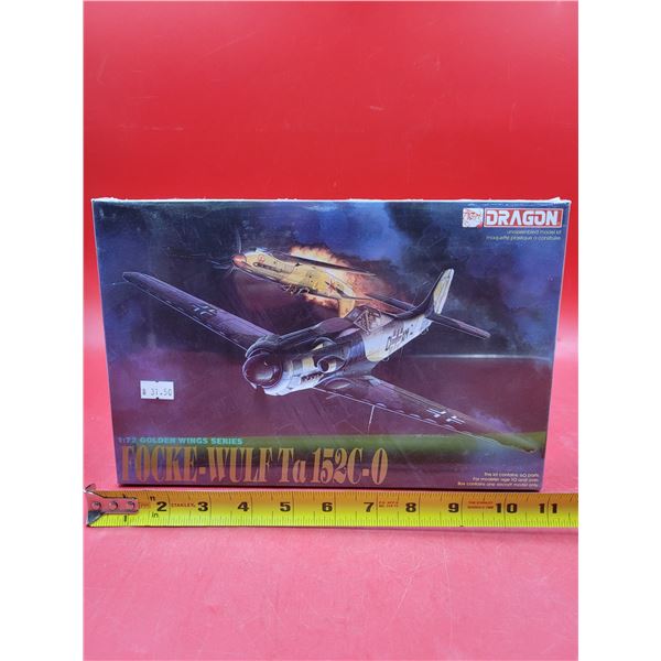 Sealed Dragon Focke-Wulf Ta 152C-0 1:72 Scale