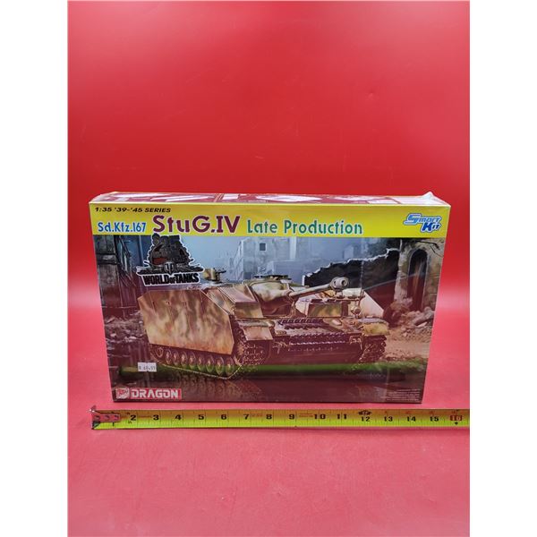 Sealed Dragon StuG.IV Late Production 1:35 Scale