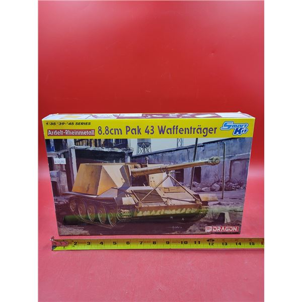 Sealed Dragon Pak 43 Waffentrager Ardelt-Rheinmetall 1:35 Scale