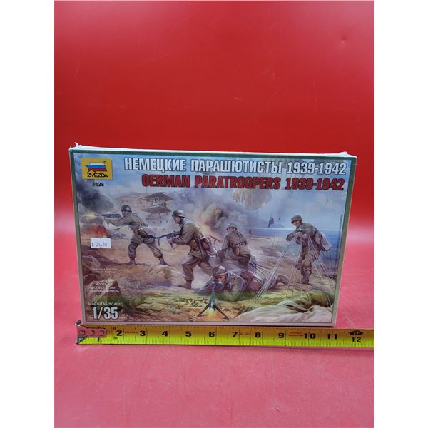 Sealed Zvezda German Paratroopers 1939-1942 1:35 Scale