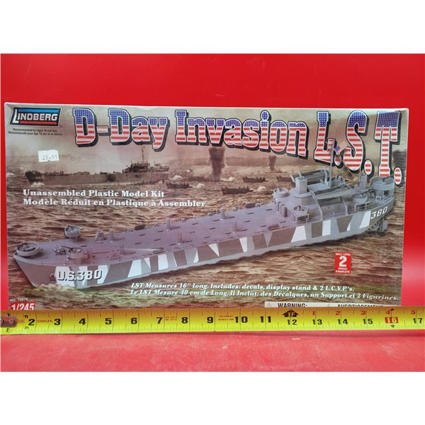 Sealed Lindberg D-Day Invasion LST 1:245 Scale