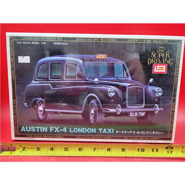 Sealed The Super Driving Austin FX-4 London Taxi 1:24 Scale