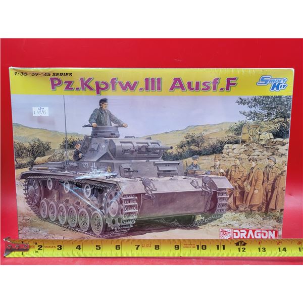 Sealed Dragon Pz.Kpfw.11 Ausf.F 1:35 Scale