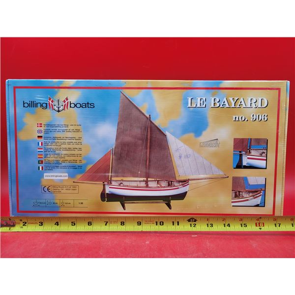 Sealed Billing Boats Le Bayard No. 906 1:30 Scale