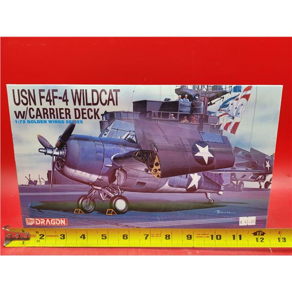 Sealed Dragon USN F4F-4 Wildcat w/ Carrier Deck 1:72 Scale