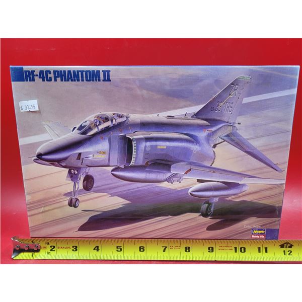Sealed Hasegawa RF-4C Phantom II