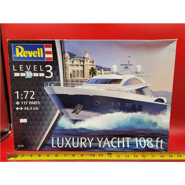 Unbuilt Revell Luxury Yacht 108 ft 1:72 Scale Model Kit
