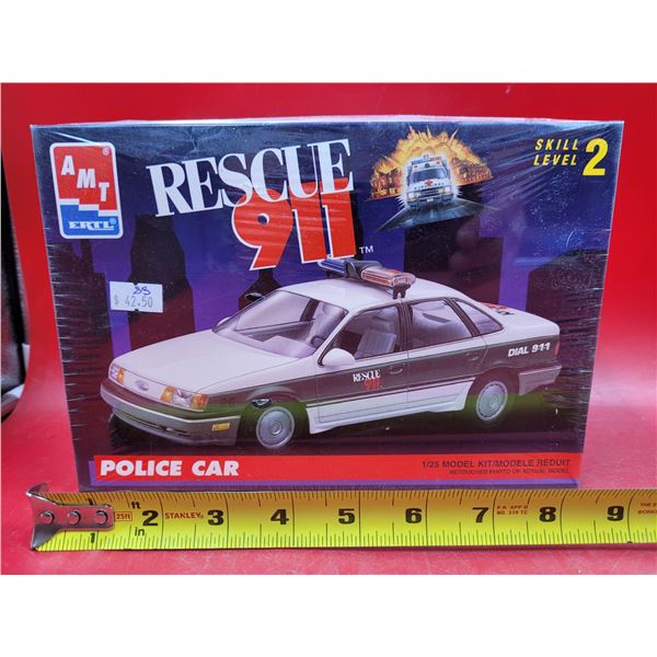 Sealed Ertl Resuce 911 Police Car 1/25 Scale Model Kit