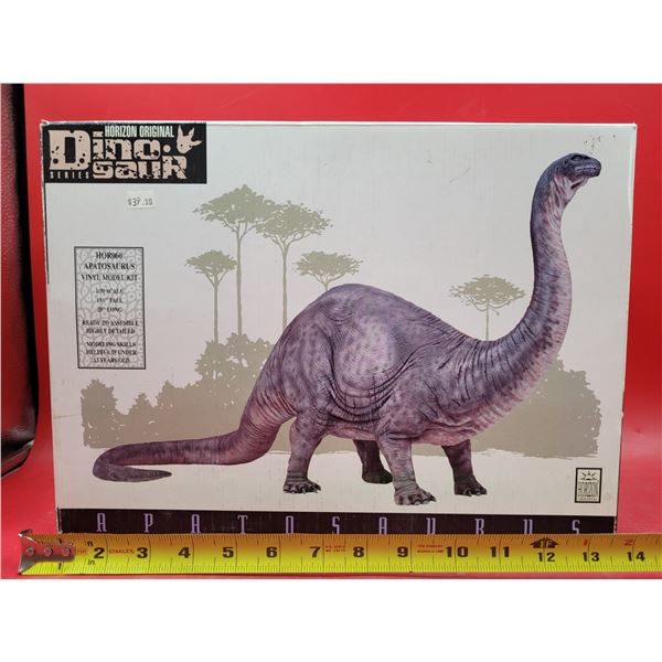 Unbuilt Horizon Apatosaurus 1/30 Scale Vinyl Model Kit