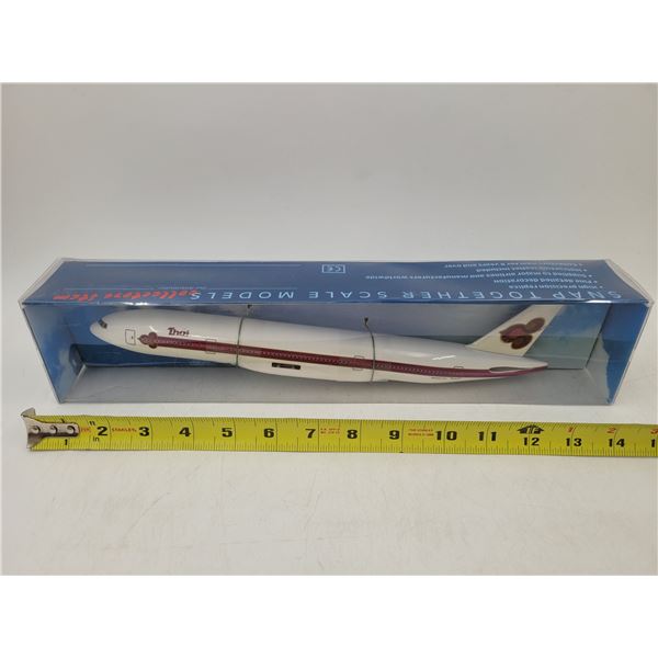 Unbuilt CMD Thai Airways 777-200 Model Kit