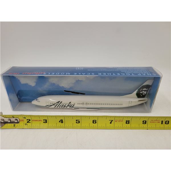 Unbuilt CMD Alaska Airlines 737-400 Model Kit