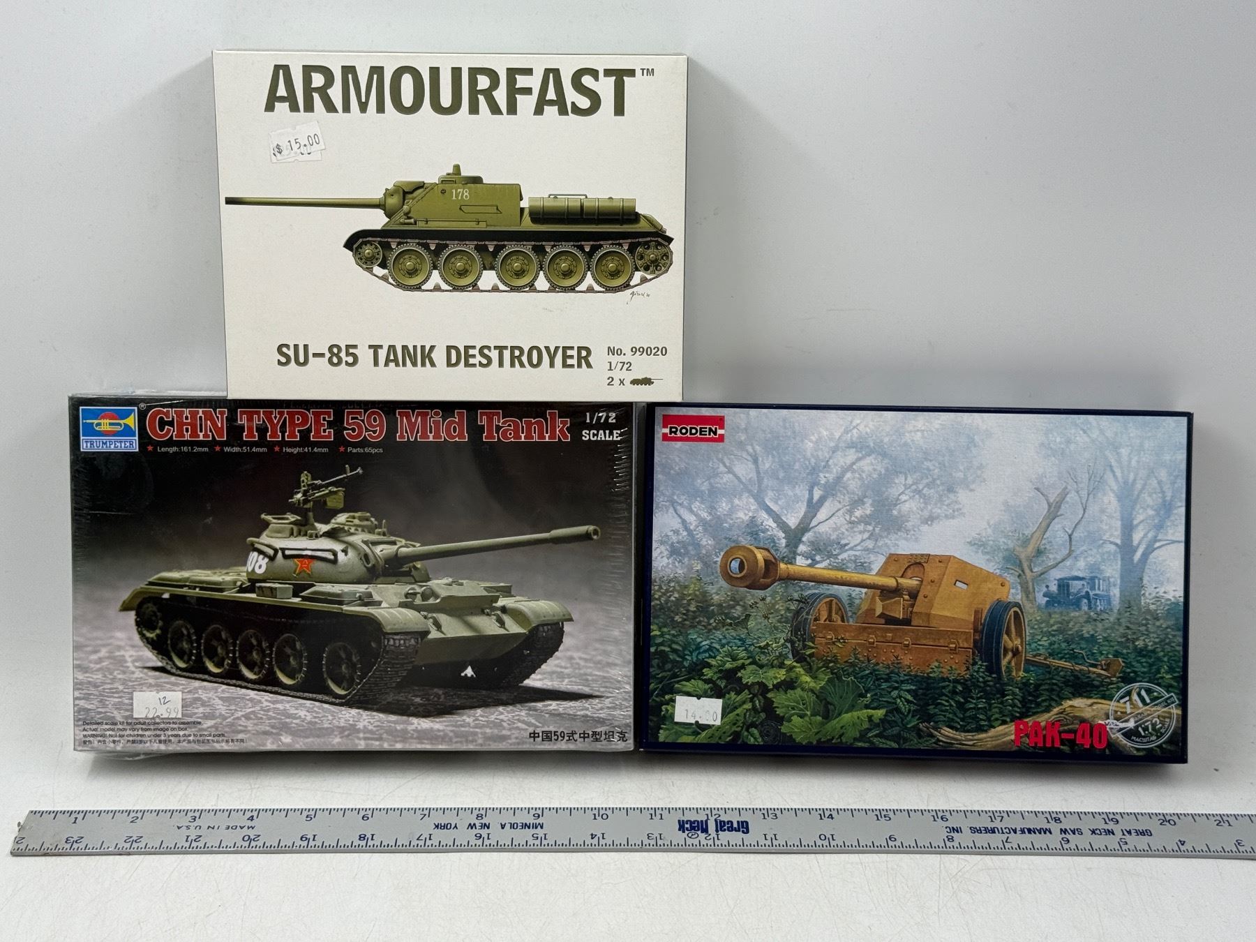 3 Unbuilt Model Kits (SU-85 Tank Destroyer, CHN Type 59 Mid Tank, & PAK-40)