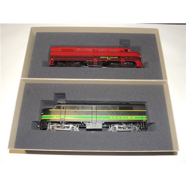 #36  O Scale FA-2 Diesel Locomotive #302 #580