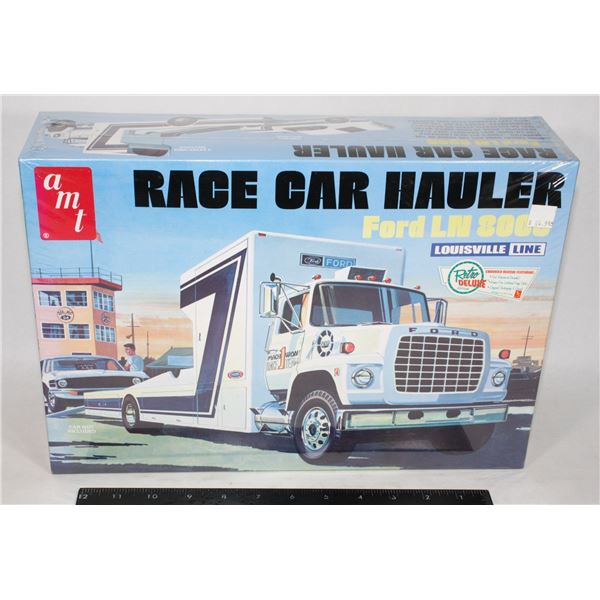 #65 AMT 1:25 Model Kit Race Car Hauler Ford LN