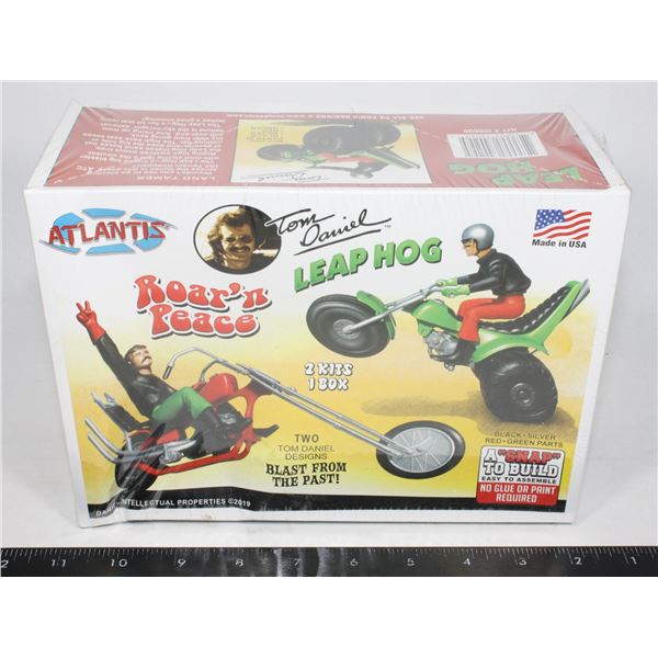 #69 Atlantis Model Kit Tom Daniel Roar'n Peace set