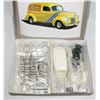 Image 4 : #76 AMT 1:25 Model Kit Gene Winfield's '40 Ford