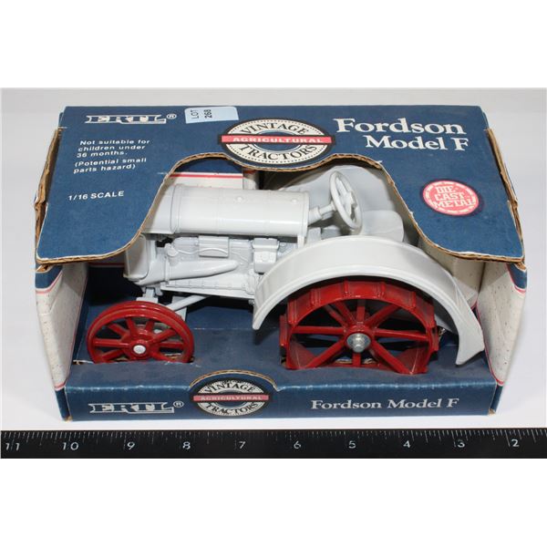 #268 1:16 Ertl Fordson Model F Tractor Made in USA