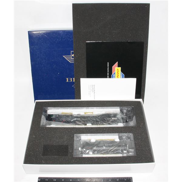 #302 HO Scale Genesis Big Bog 4-8-8-4 Locomotive