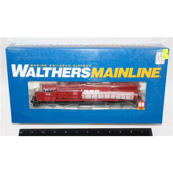 #381 HO Scale Walthers Locomotive 3 Window Car