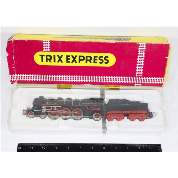 #451 HO Scale Trix 2207 Locomotive 207 in Box