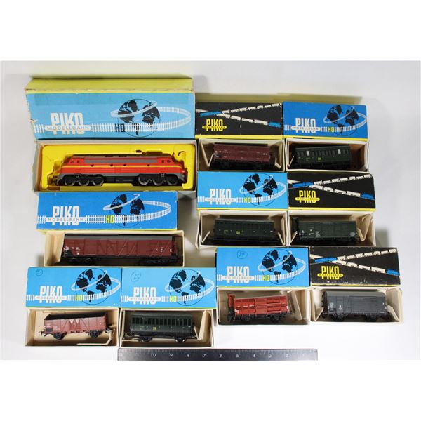 #484 HO Scale PIKO Modellbahn Lot of 10 Locomotive