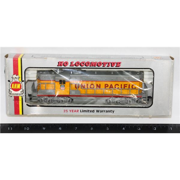 #492 HO Scale AHM Union Pacific Boxed