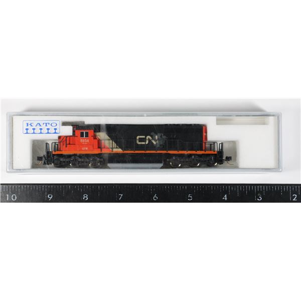 #524  N Scale KATO Locomotive  176-4702 SD40-2