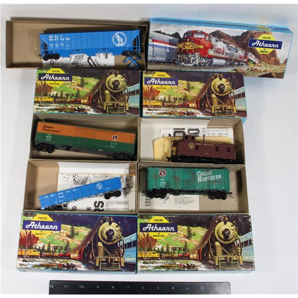 #566 HO Scale Athearn Great Northern Boxcars