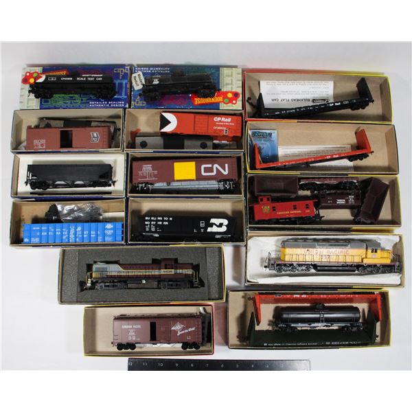 #571 Large HO Scale Lot including Locomotives Cars