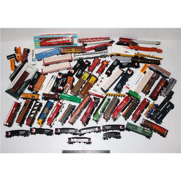 #577 Giant HO Scale Lot 12 Locomotives +55 Cars