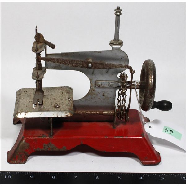 #759 Early 1900's Sewing Machine Metal Toy